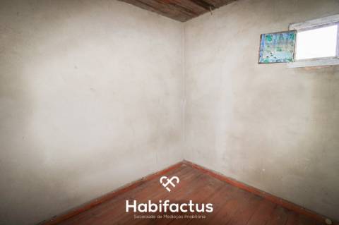 Moradia Isolada para Remodelar em Muna de Besteiros - Tondela