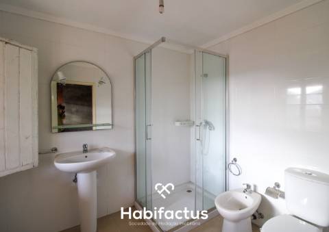 Moradia Isolada para Remodelar em Muna de Besteiros - Tondela