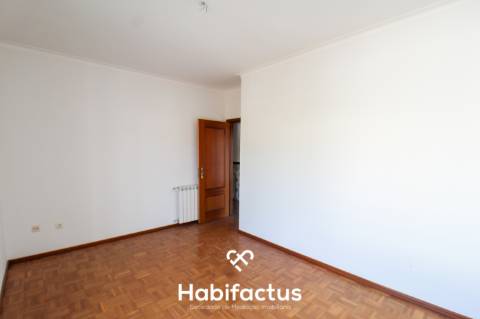 Apartamento T3 Duplex com Garagem Dupla e Terreno de 955 m²