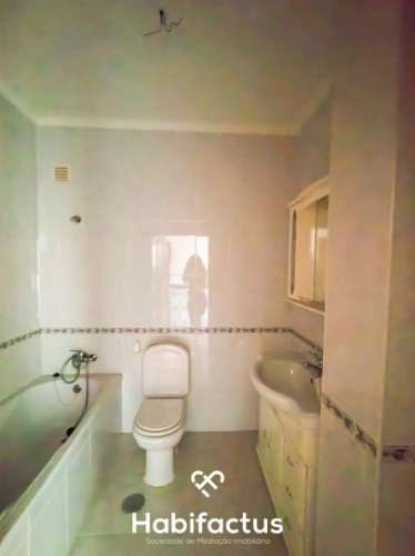 Apartamento T3 Duplex com Garagem Dupla e Terreno de 955 m²