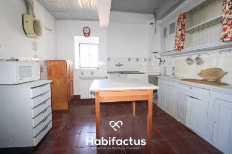 Moradia Histórica T6 com Vista para a Serra da Estrela – Cabanas de Viriato