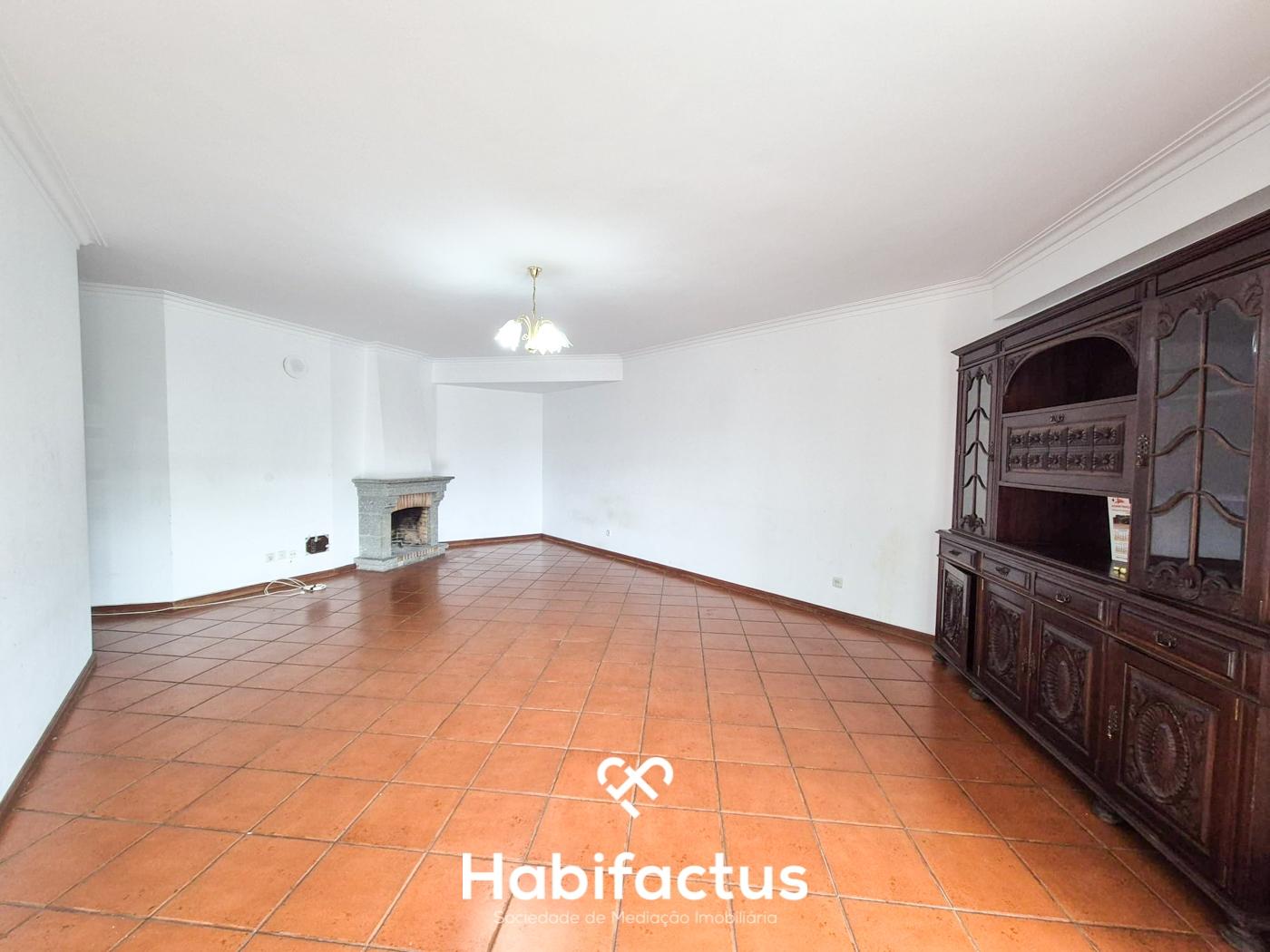 Apartamento T3 com terraço no coração de Viseu