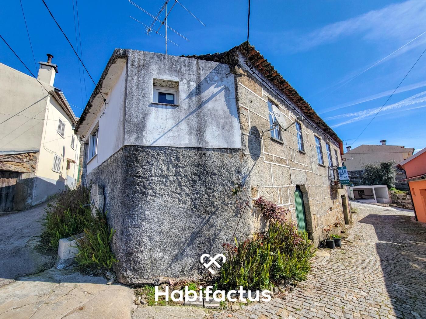 Moradia T3+2 para Remodelar  á venda– Uma Oportunidade Única em Póvoa de Luzianes, Senhorim, Nelas -