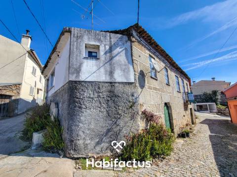 Moradia T3+2 para Remodelar  á venda– Uma Oportunidade Única em Póvoa de Luzianes, Senhorim, Nelas -