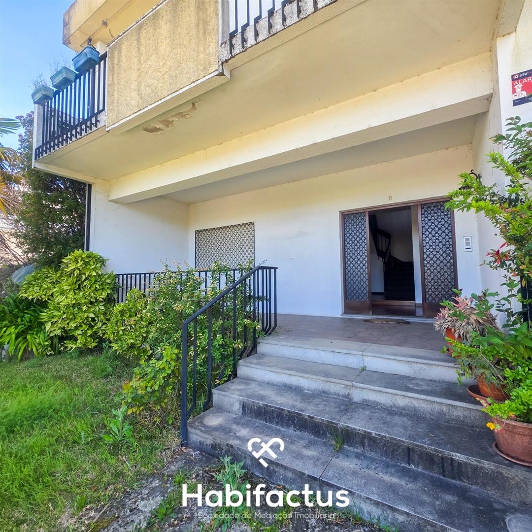 Moradia Isolada T6 junto ao centro de Viseu