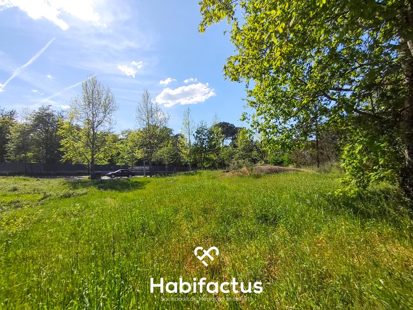 Lote para construção de moradia em banda em Rio de Loba