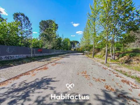 Lote para construção de moradia em banda em Rio de Loba