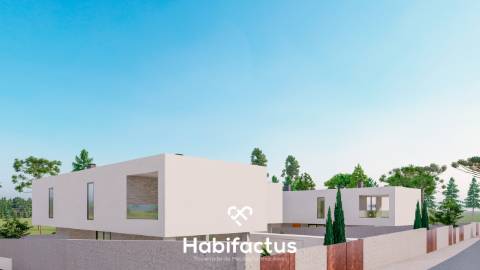 Moradia Bi-familiar T3+1 à venda em Orgens