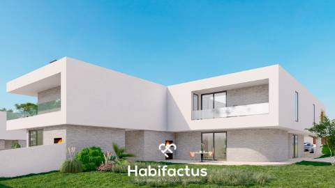 Moradia Bi-familiar T3+1 à venda em Orgens