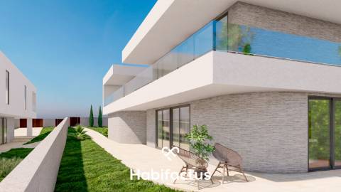 Moradia Bi-familiar T3+1 à venda em Orgens