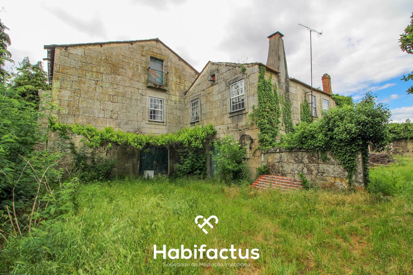 Quinta exclusiva em Viseu com casa em pedra