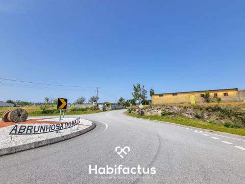 Terreno Rústico com 4.672 m2, com Olival e Pavilhão, á Venda em Abrunhosa do Mato - Mangualde