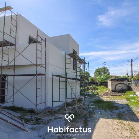 Moradia Geminada T4 em construção no Campo - Viseu