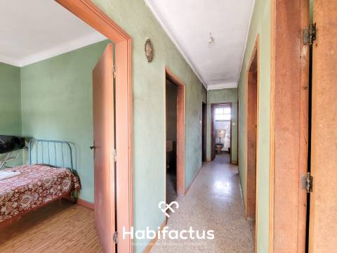 Moradia Isolada T5 c/Terreno e Terraço Panorâmico, á venda em Abrunhosa do Mato, Cunha Baixa- Mangua
