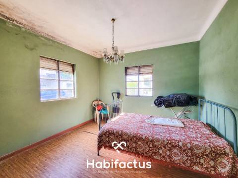 Moradia Isolada T5 c/Terreno e Terraço Panorâmico, á venda em Abrunhosa do Mato, Cunha Baixa- Mangua