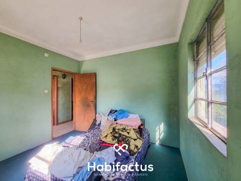 Moradia Isolada T5 c/Terreno e Terraço Panorâmico, á venda em Abrunhosa do Mato, Cunha Baixa- Mangua
