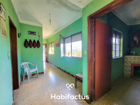 Moradia Isolada T5 c/Terreno e Terraço Panorâmico, á venda em Abrunhosa do Mato, Cunha Baixa- Mangua