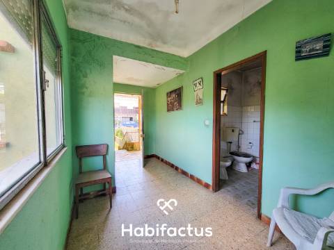 Moradia Isolada T5 c/Terreno e Terraço Panorâmico, á venda em Abrunhosa do Mato, Cunha Baixa- Mangua