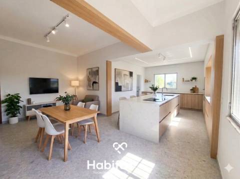 Moradia Isolada T5 c/Terreno e Terraço Panorâmico, á venda em Abrunhosa do Mato, Cunha Baixa- Mangua