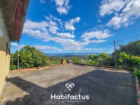 Moradia Isolada T5 c/Terreno e Terraço Panorâmico, á venda em Abrunhosa do Mato, Cunha Baixa- Mangua