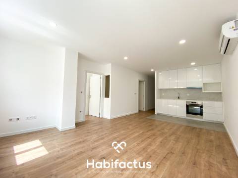 Apartamento T1+1  no Centro de Nelas