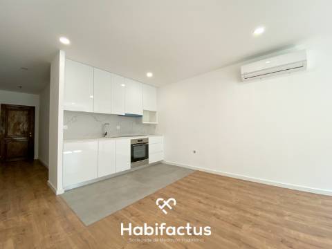 Apartamento T1+1  no Centro de Nelas
