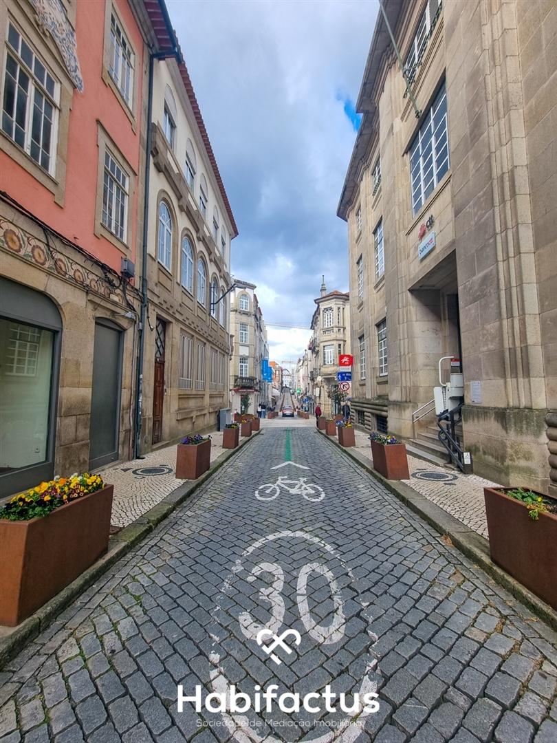 Apartamento T2 para venda no centro de Viseu