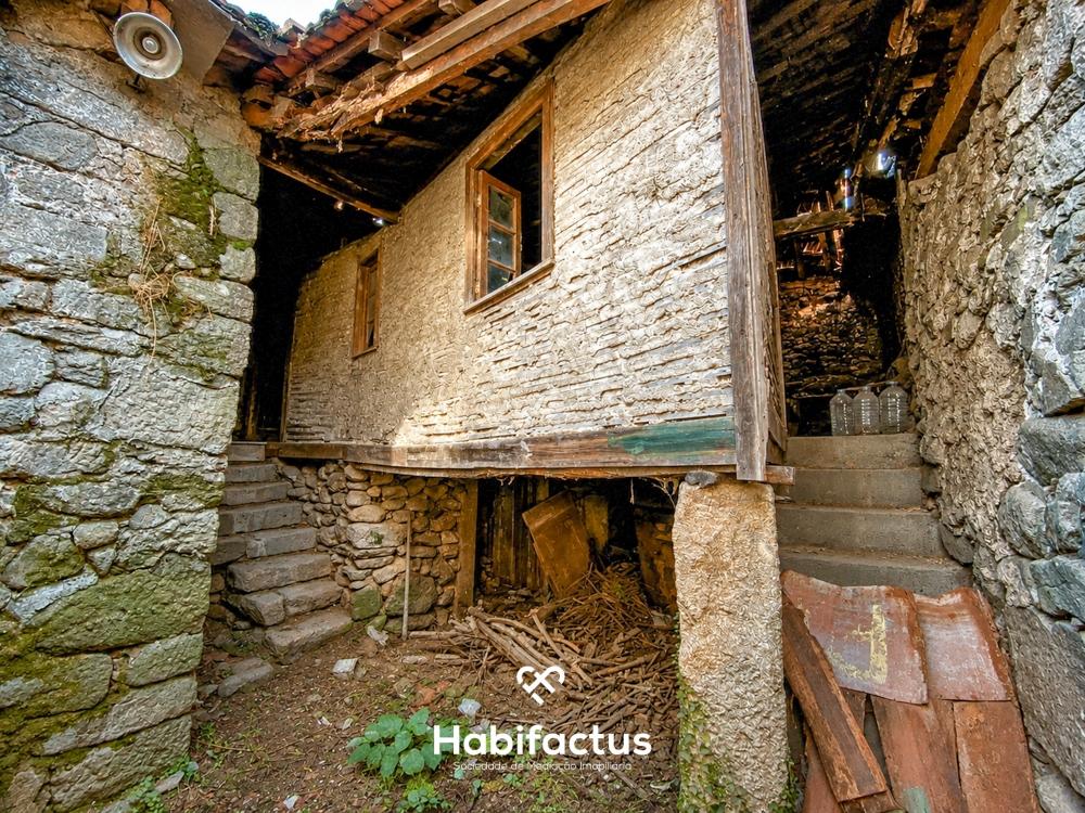 Moradia em Pedra para Reconstrução - Mangualde