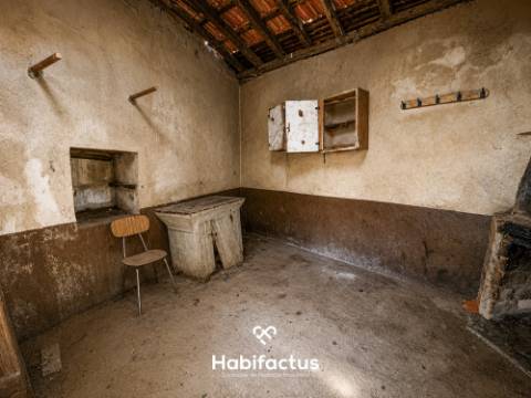 Moradia em Pedra para Reconstrução - Mangualde