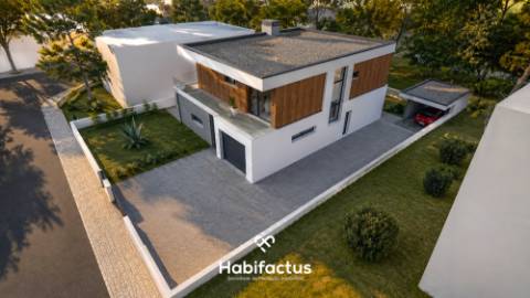 Moradia isolada T4 em construção - Viseu