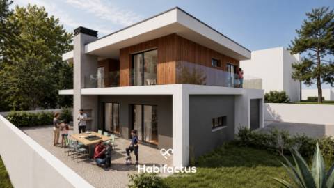 Moradia isolada T4 em construção - Viseu