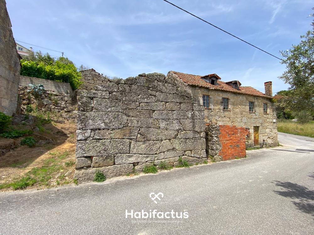 Moradia T2 de Pedra à venda para Restaurar em Cabanas do Viriato -  Carregal do Sal - Viseu.