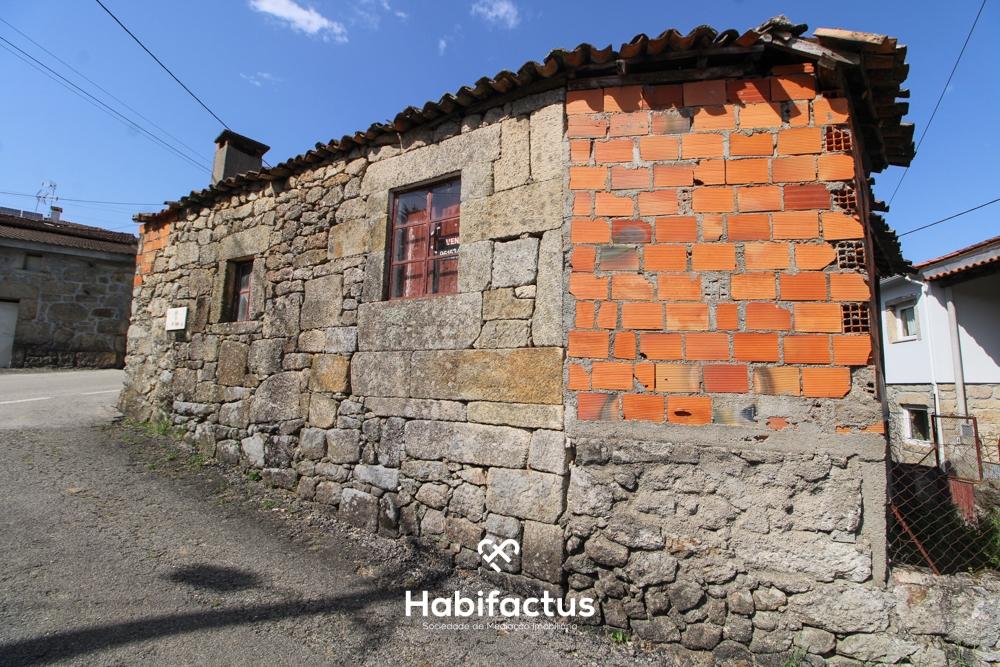 Moradia para Reconstrução com Projeto Aprovado