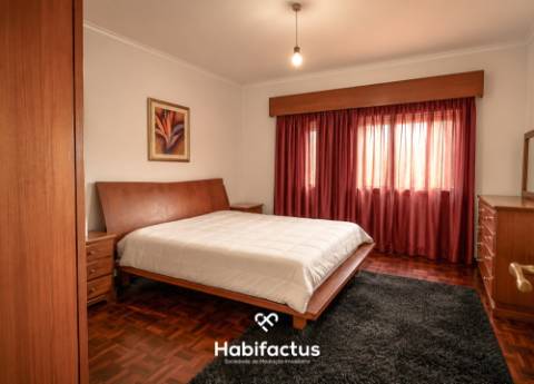 Quinta com moradia isolada T4