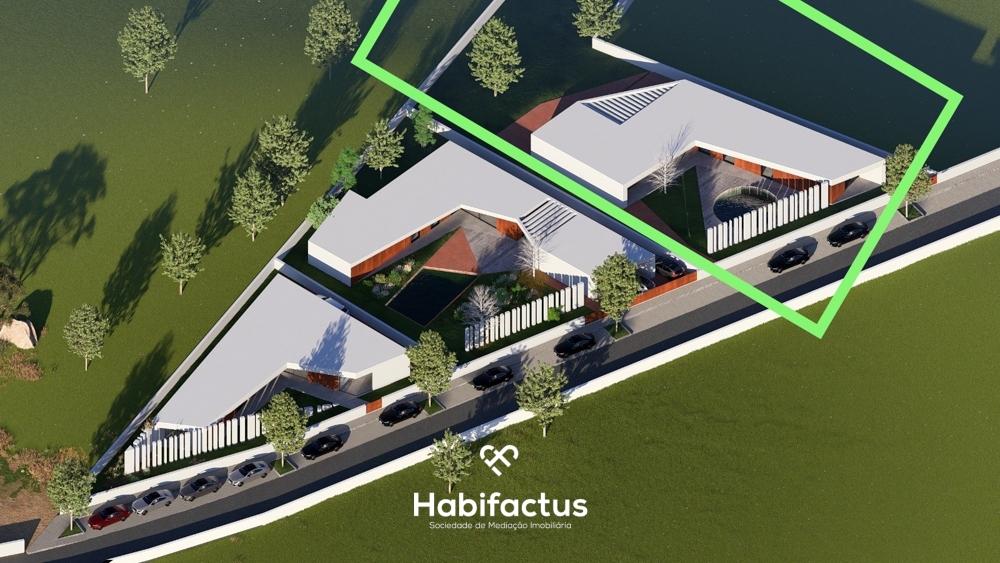 Moradia Térrea T4 Nova com Design Moderno e Estacionamento