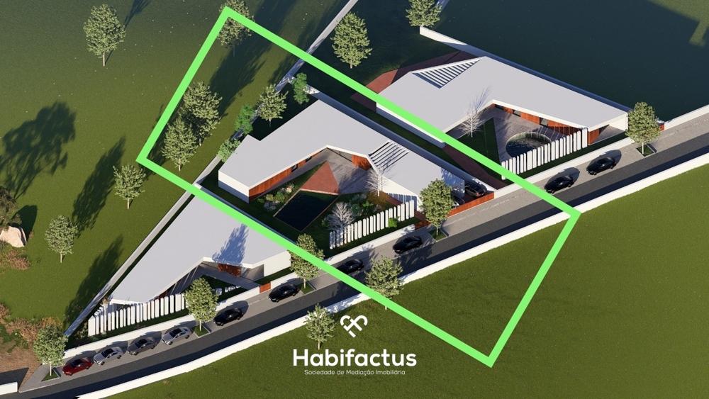 Moradia Térrea T4 Nova com Design Moderno e Estacionamento