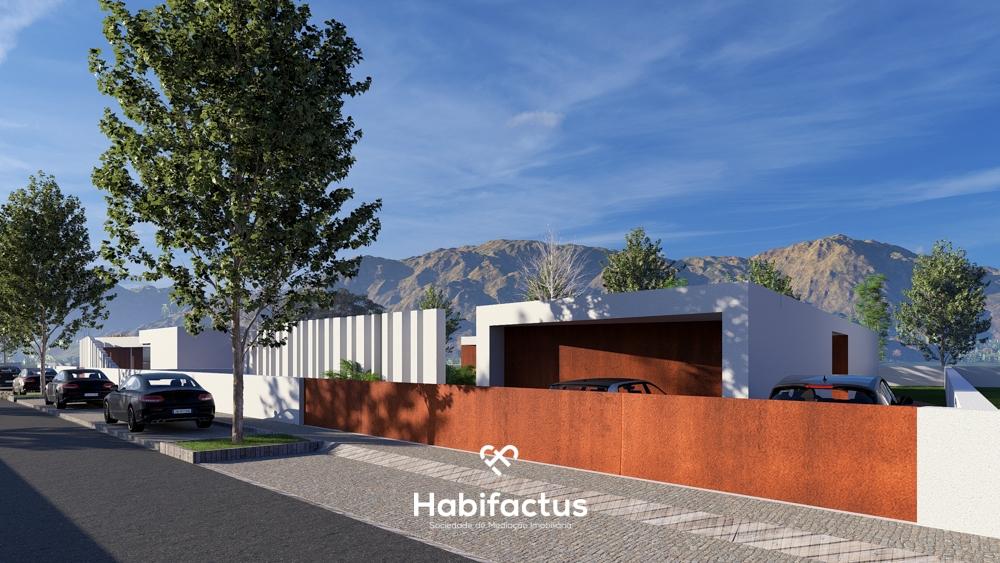 Moradia Térrea T4 Nova com Design Moderno e Estacionamento