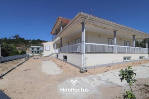 Moradia Isolada T5 para venda em Santos Evos