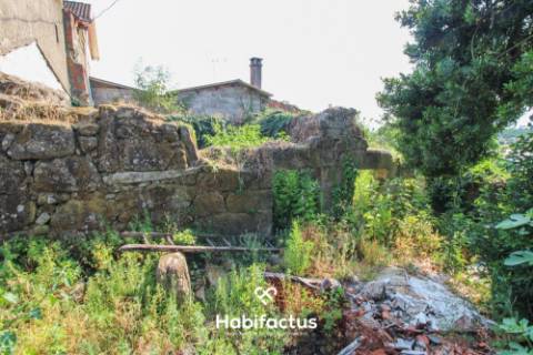 www.habifactus.com>imóveis>moradia para restaurar Ótima localização-Tondela-venda