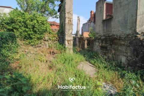 www.habifactus.com>imóveis>moradia para restaurar Ótima localização-Tondela-venda