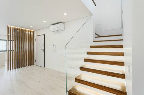 Apartamento T4 Duplex em Alcochete Novo - Próximo do centro da Vila De Alcochete!