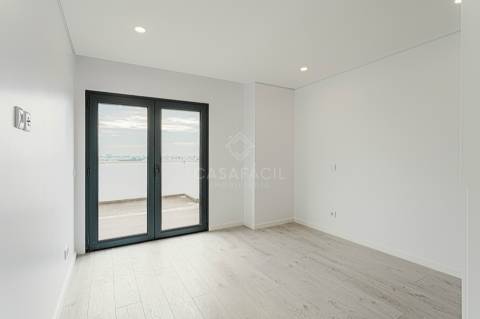 Apartamento T4 Duplex em Alcochete Novo - Próximo do centro da Vila De Alcochete!
