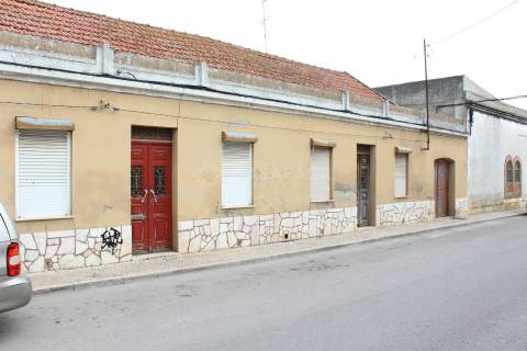 3 Moradias todas T2 no Montijo - Investimento!