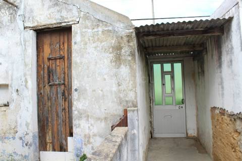 3 Moradias todas T2 no Montijo - Investimento!