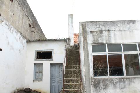 3 Moradias todas T2 no Montijo - Investimento!