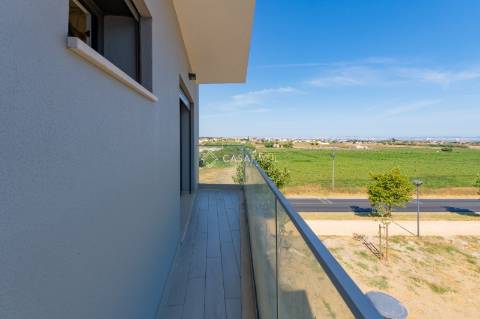 Apartamento T3 no Alto dos Moinhos!