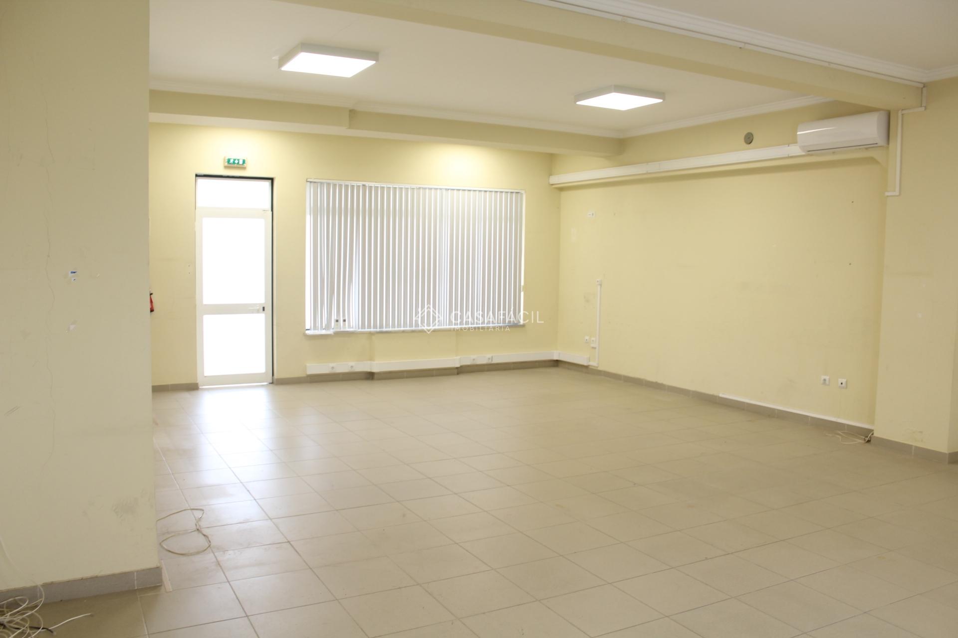 Loja com 61 m2 em Alcochete - Arrendamento