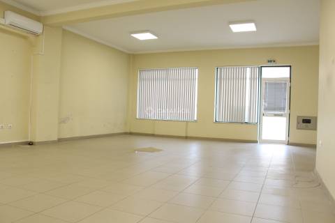 Loja com 61 m2 em Alcochete - Arrendamento