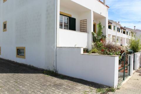 Moradia T3+1 em Alcochete - Urbanização Canto do Pinheiro