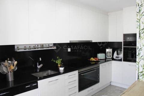 Moradia T3+1 em Alcochete - Urbanização Canto do Pinheiro